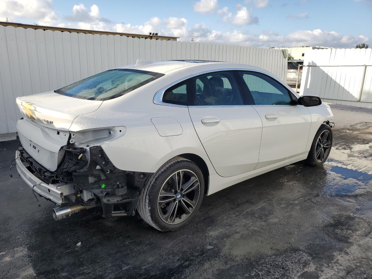 2024 BMW 2er VIN WBA53AK03R7R50886 Copart auction photo, front end / rear end damage thumbnail 3