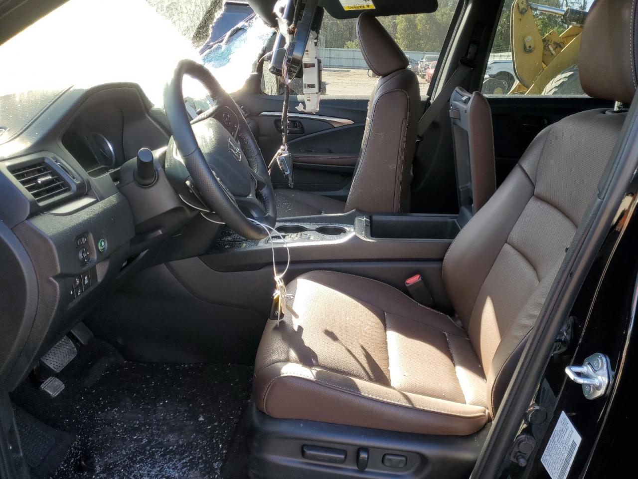 2024 Honda Passport VIN 5FNYF8H50RB004242 Copart auction photo, front end / top/roof damage thumbnail 7