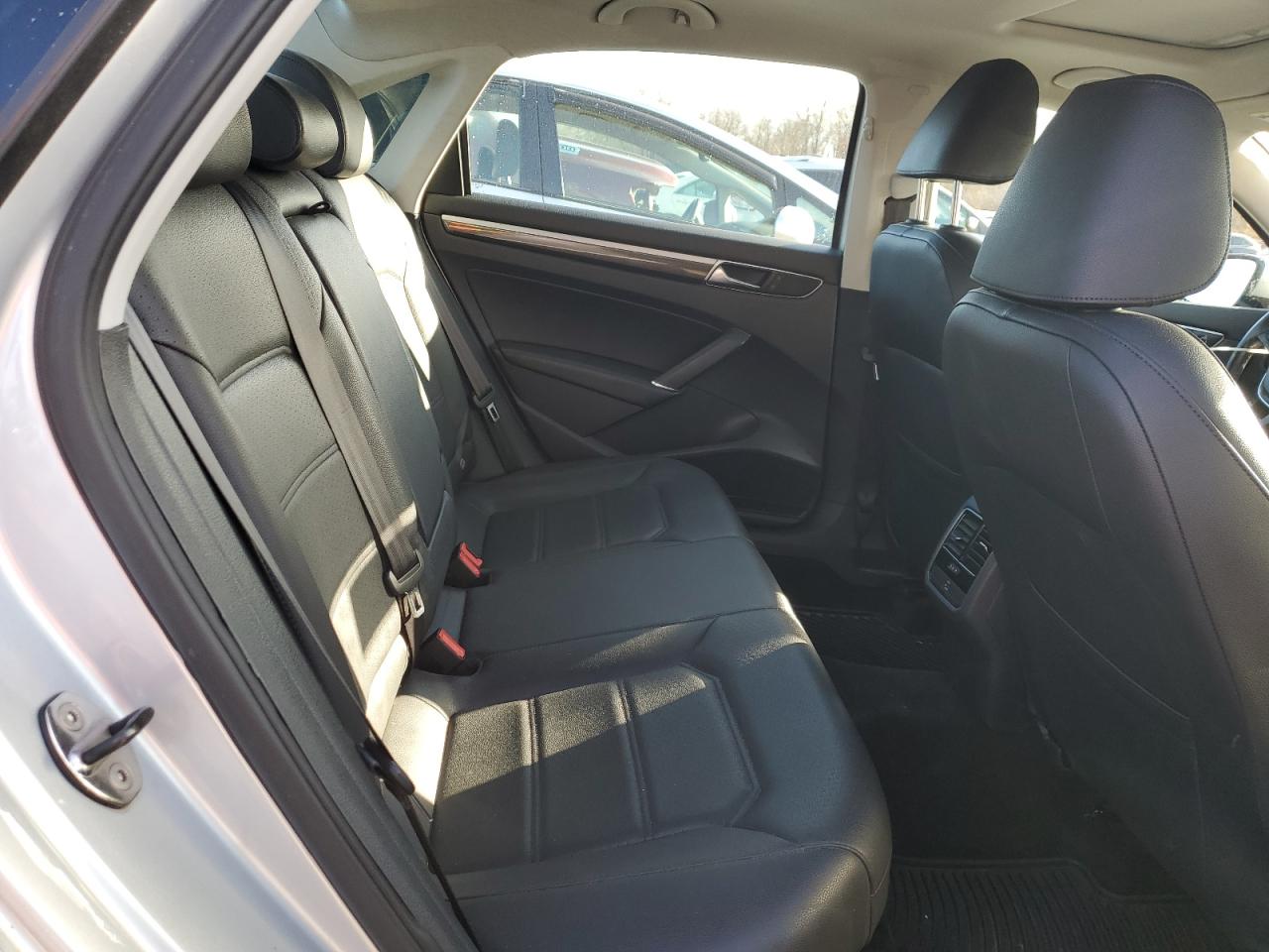 2017 Volkswagen Passat VIN 1VWBT7A36HC053939 Copart auction photo, front end / minor dent/scratches damage thumbnail 10