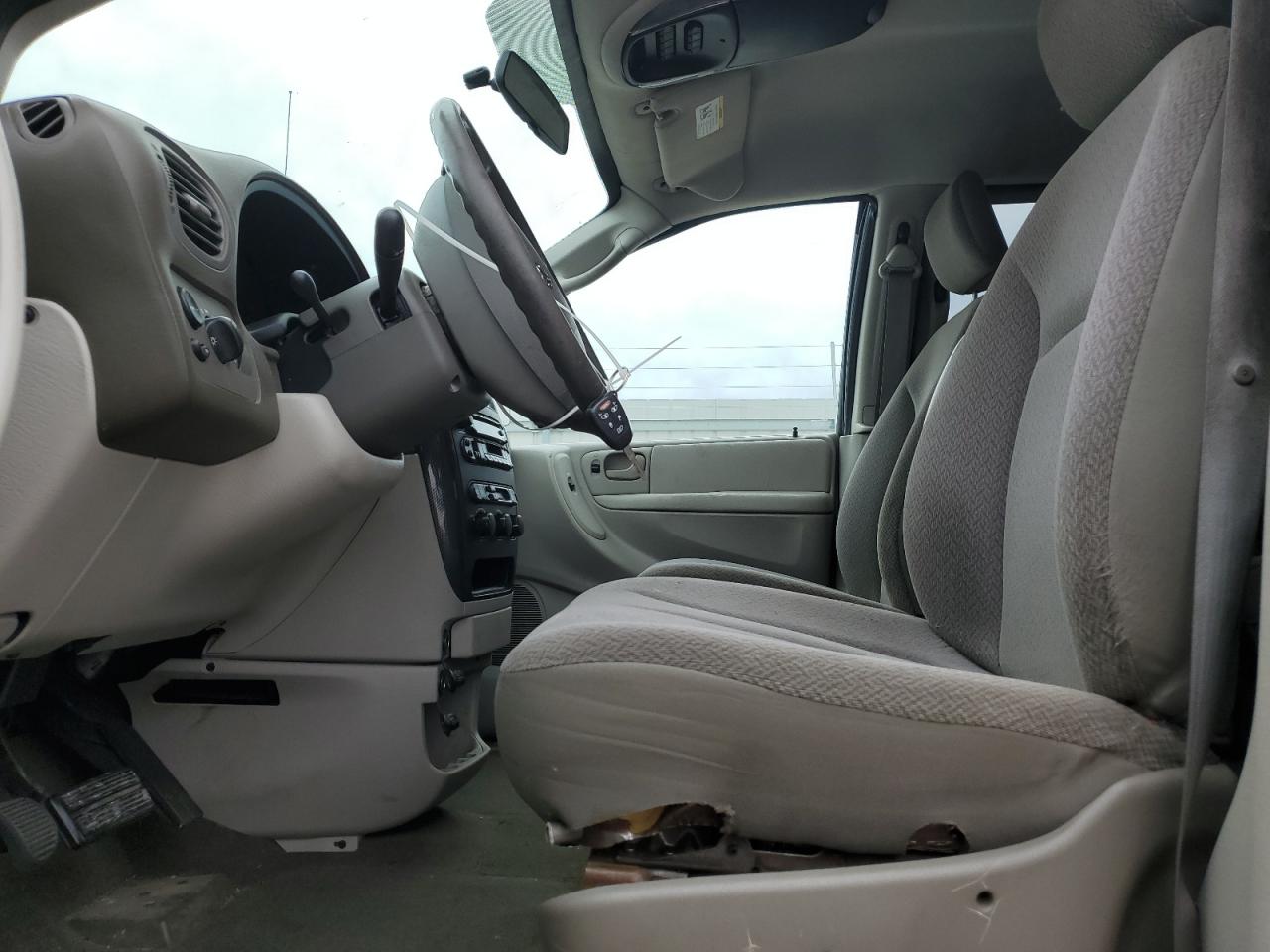 2005 Dodge Caravan VIN 2D4GP44L55R574177 Copart auction photo, front end / minor dent/scratches damage thumbnail 7