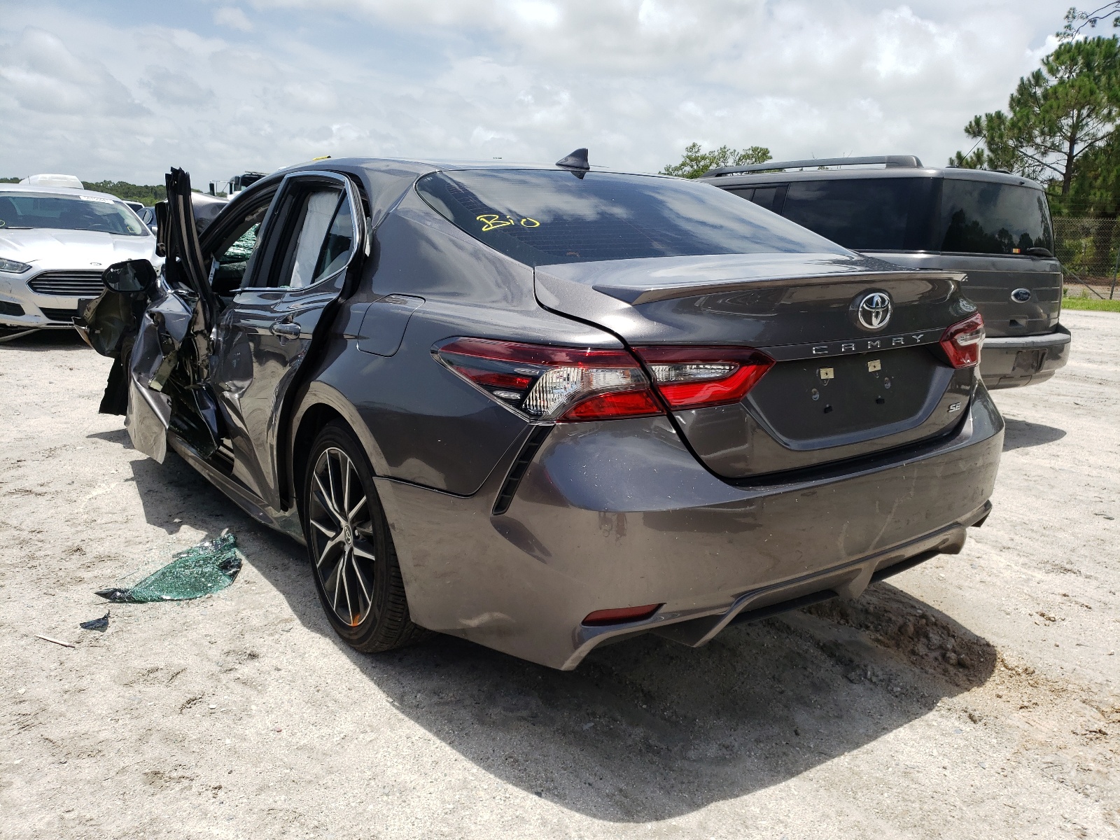 2021 Toyota Camry VIN 4T1G11AK1MU515276 Copart auction photo, front end / side damage thumbnail 3