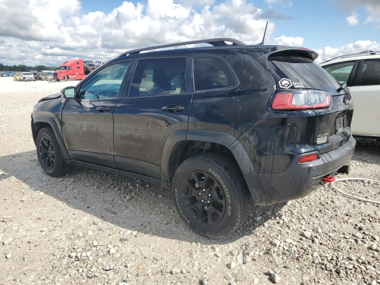 2019 Jeep Cherokee VIN 1C4PJMBX6KD189200 Copart auction photo, front end damage thumbnail 2