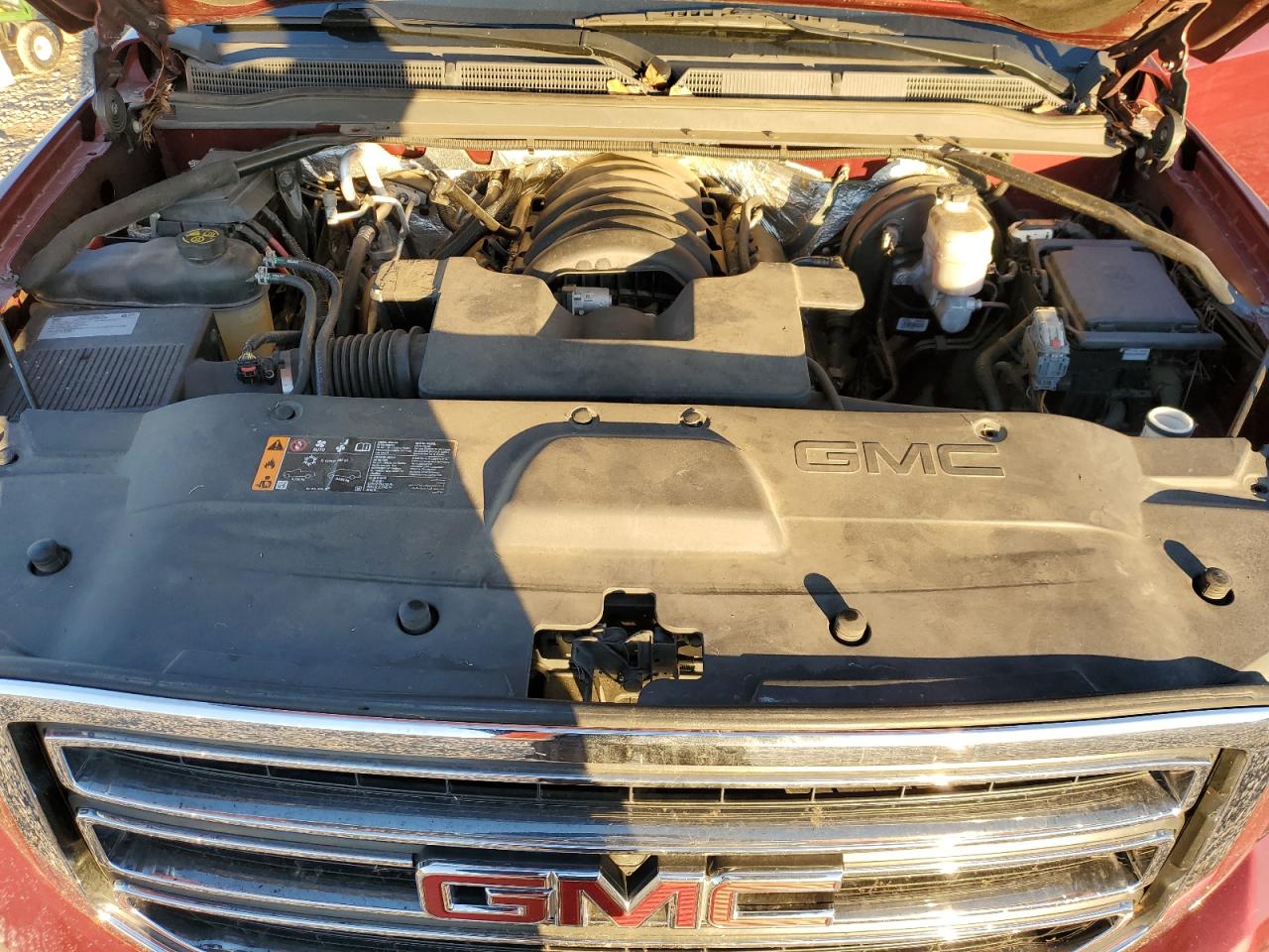 2017 GMC Yukon VIN 1GKS1GKC6HR304645 Copart auction photo, side / minor dent/scratches damage thumbnail 12