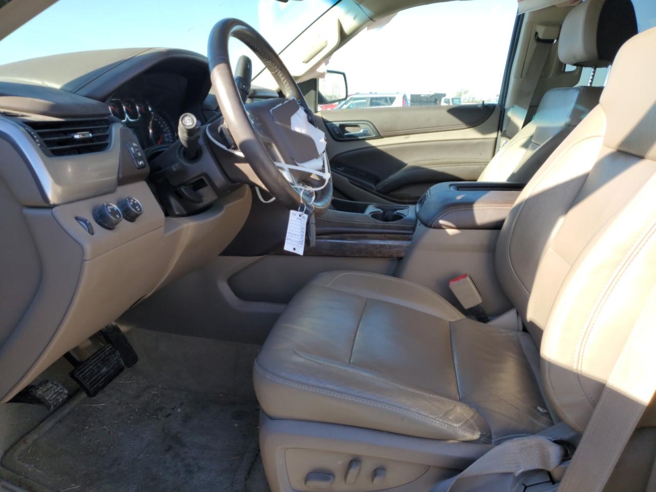 2015 Chevrolet Suburban VIN 1GNSKJKC9FR250686 Copart auction photo, front end / minor dent/scratches damage thumbnail 7