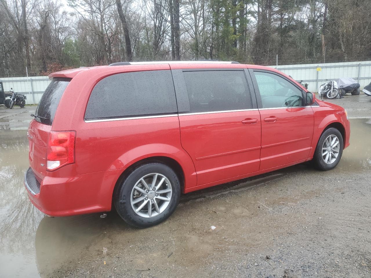 2015 Dodge Caravan VIN 2C4RDGCG5FR659977 Copart auction photo, front end / side damage thumbnail 3