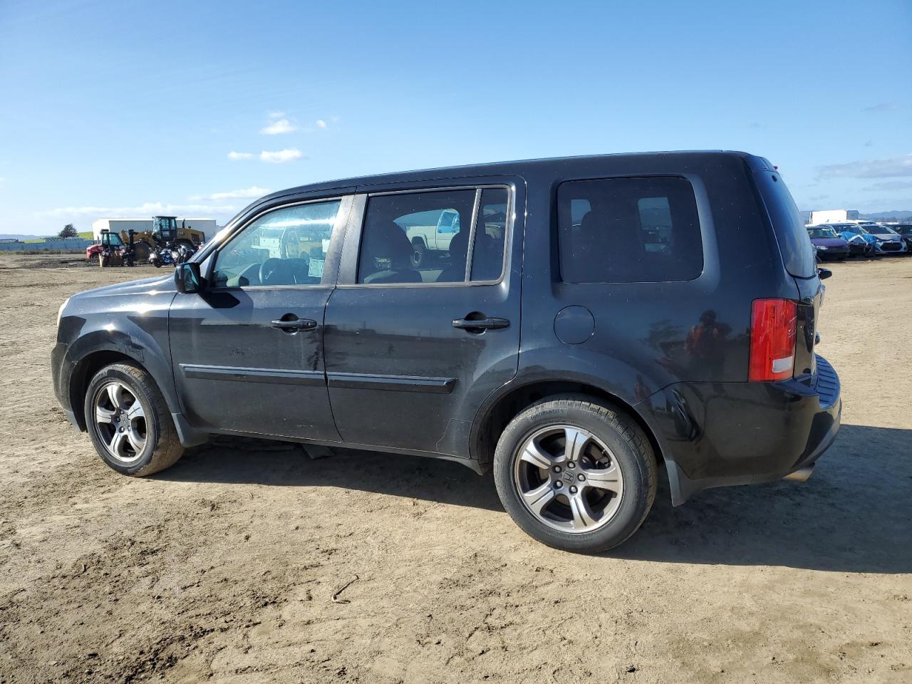 2015 Honda Pilot VIN 5FNYF4H30FB061852 Copart auction photo, rear end / front end damage thumbnail 2