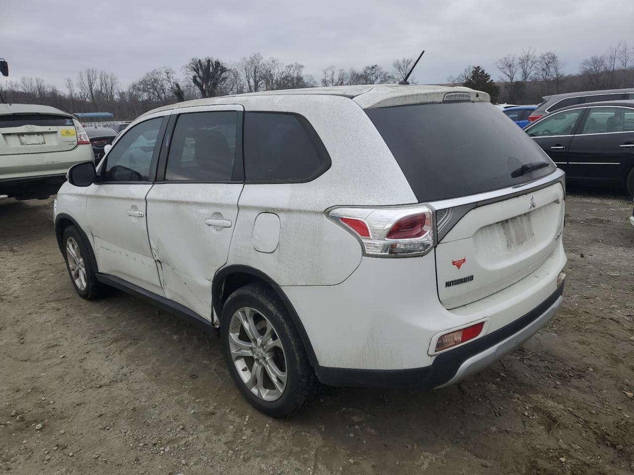 2015 Mitsubishi Outlander VIN JA4AZ3A36FZ000779 Copart auction photo, side / rear end damage thumbnail 2