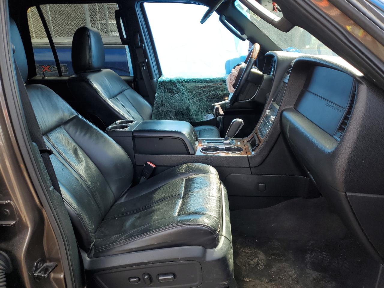 2015 Lincoln Navigator VIN 5LMJJ2JT7FEJ14653 Copart auction photo, front end damage thumbnail 7