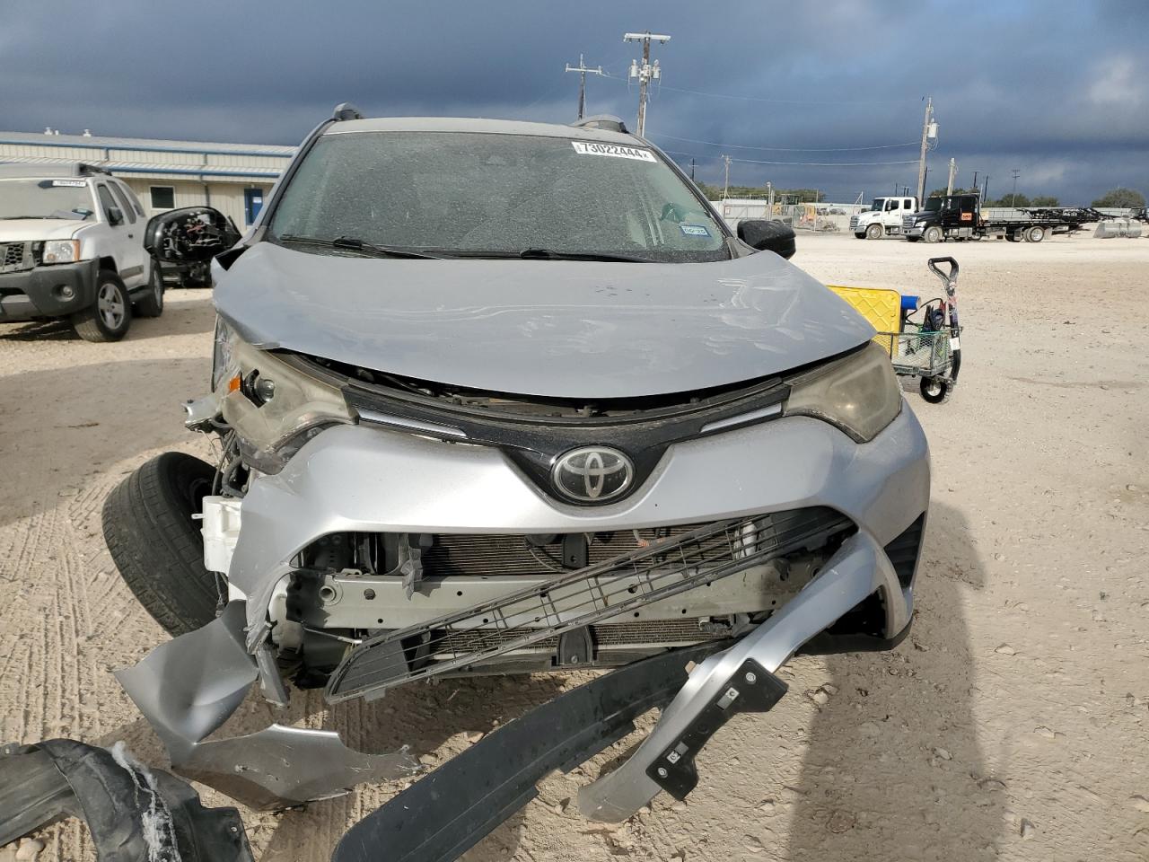2017 Toyota RAV 4 VIN 2T3ZFREV9HW361233 Copart auction photo, front end / minor dent/scratches damage thumbnail 5