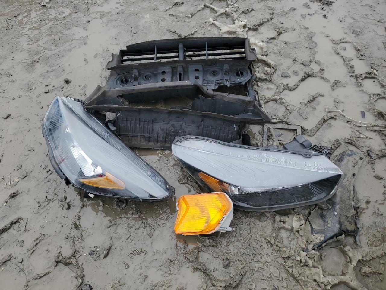 2019 Ford Escape VIN 1FMCU0F79KUA65040 Copart auction photo, front end damage thumbnail 12
