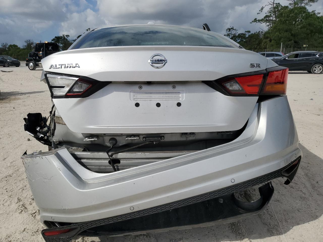 2020 Nissan Altima VIN 1N4BL4CV0LC255402 Copart auction photo, all over / minor dent/scratches damage thumbnail 6