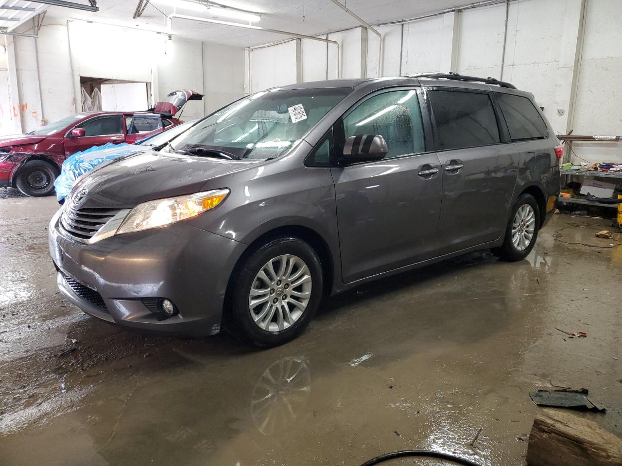 2015 Toyota Sienna VIN 5TDYK3DC1FS637987