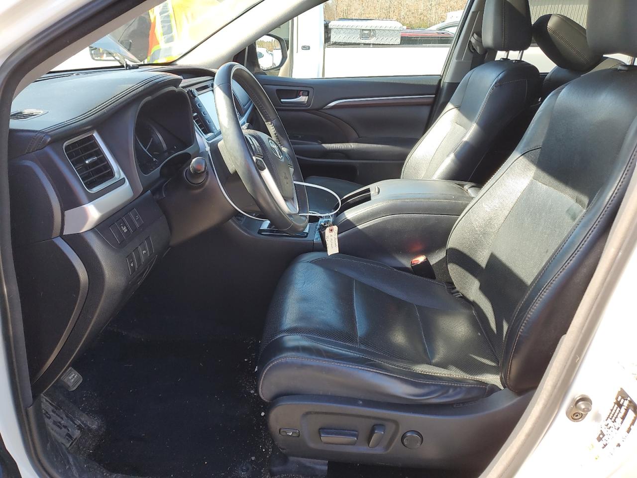 2016 Toyota Highlander VIN 5TDDKRFH7GS257693 Copart auction photo, rear end / minor dent/scratches damage thumbnail 7