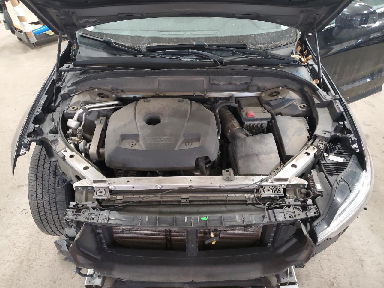 2019 Volvo XC60 VIN YV4A22RK3K1328697 Copart auction photo, front end / undercarriage damage thumbnail 12