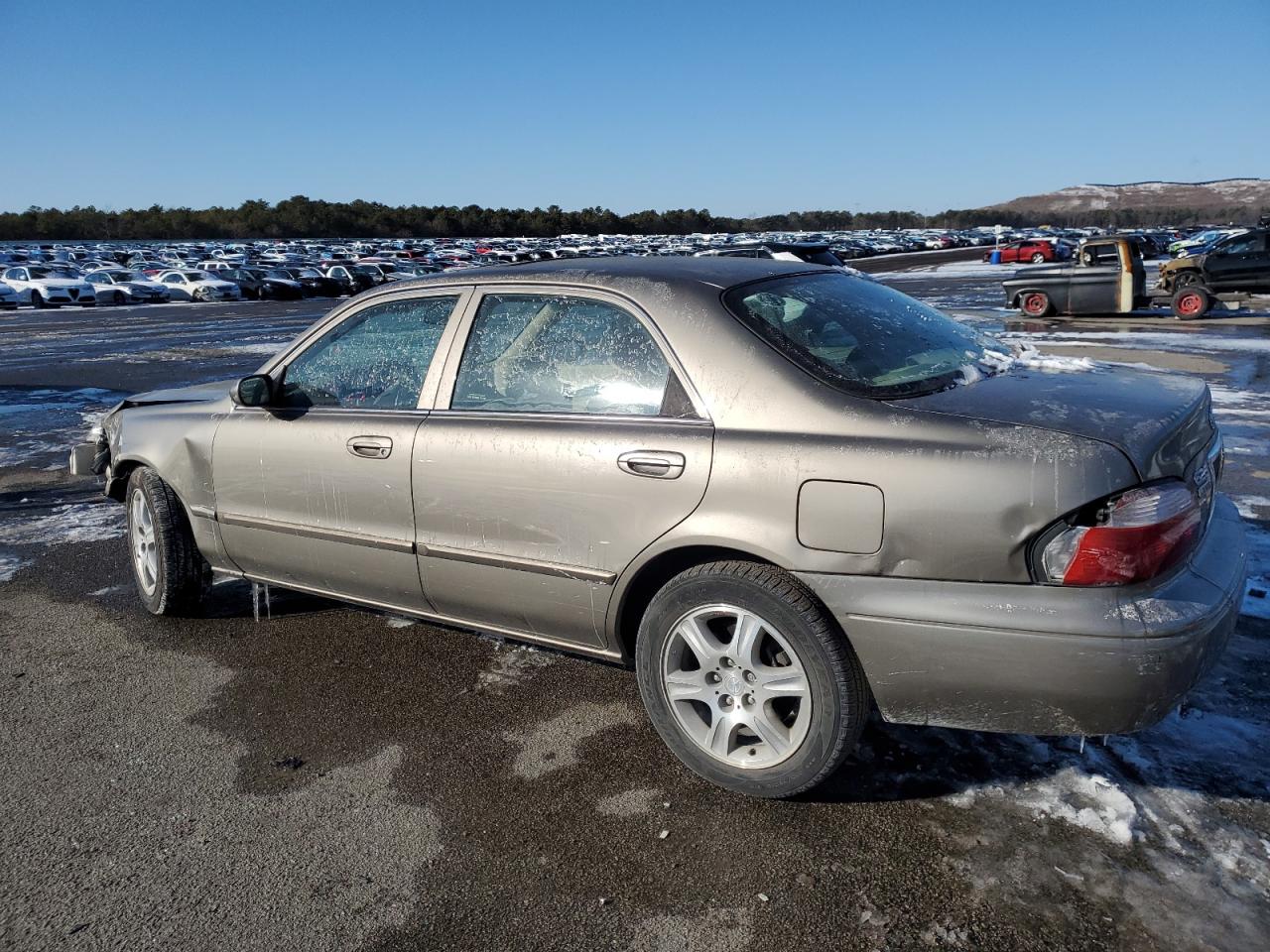 2001 Mazda 626 VIN 1YVGF22D815242283 Copart auction photo, front end / minor dent/scratches damage thumbnail 2