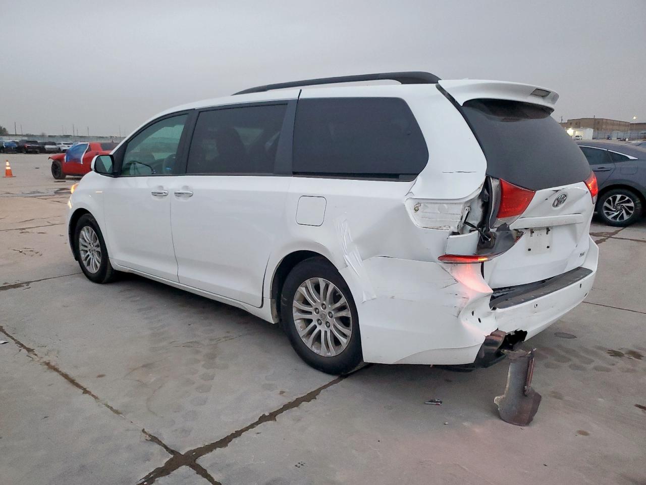 2014 Toyota Sienna VIN 5TDYK3DC8ES468999 Copart auction photo, rear end damage thumbnail 2