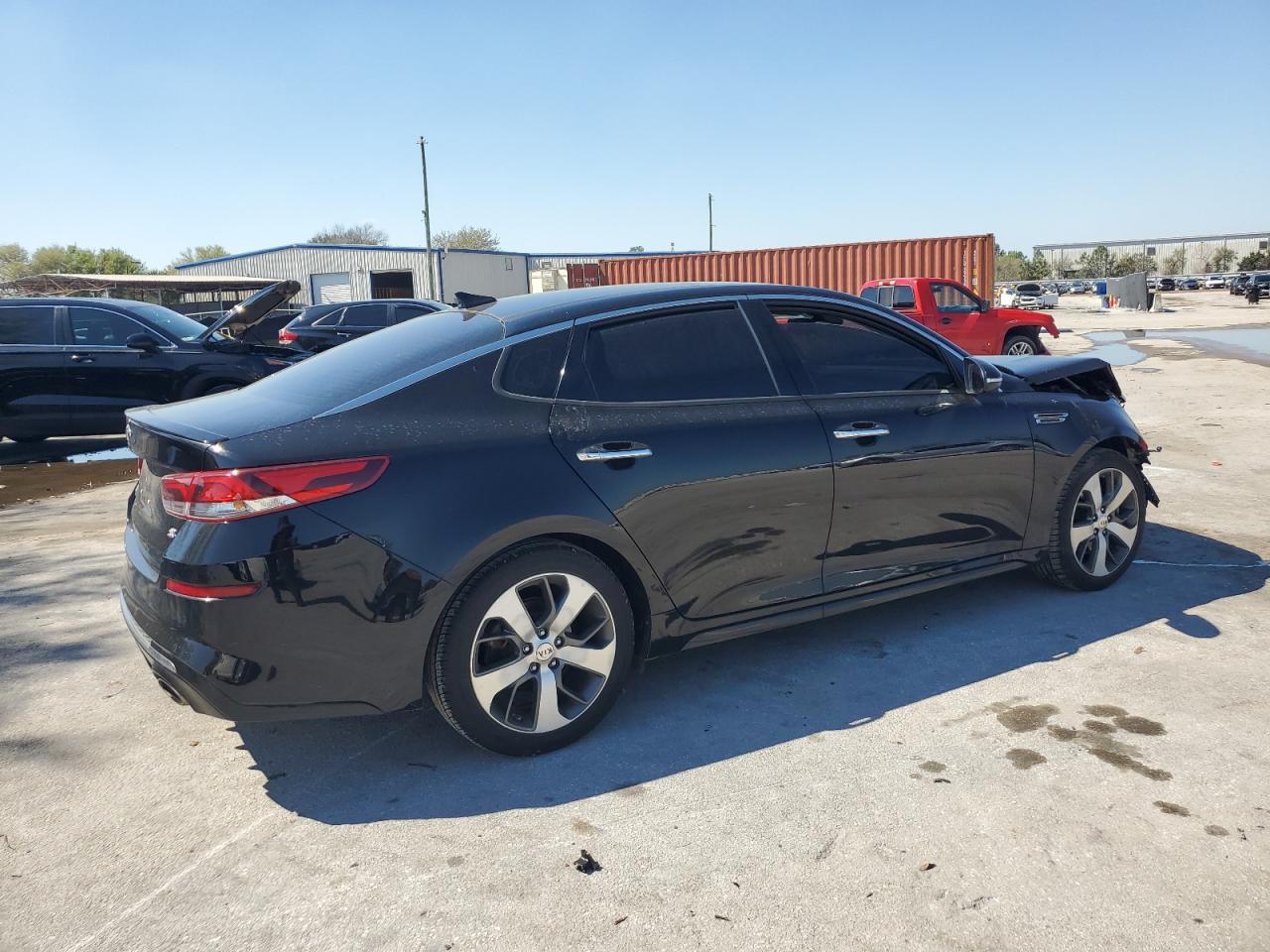 2019 KIA Optima VIN 5XXGT4L39KG305811 Copart auction photo, front end damage thumbnail 3