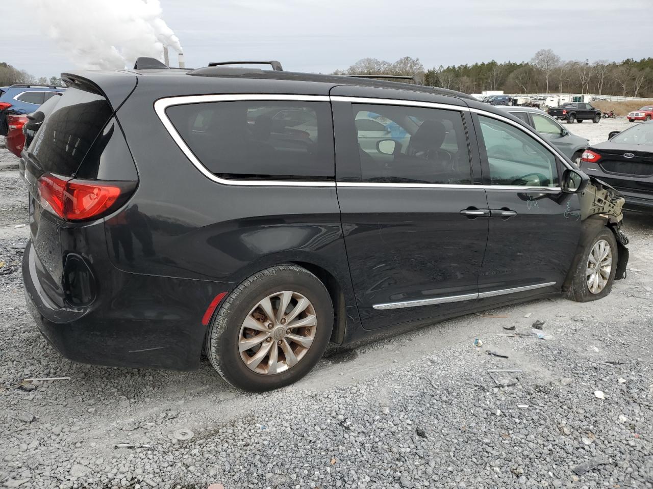 2017 Chrysler Pacifica VIN 2C4RC1BGXHR535210 Copart auction photo, front end damage thumbnail 3