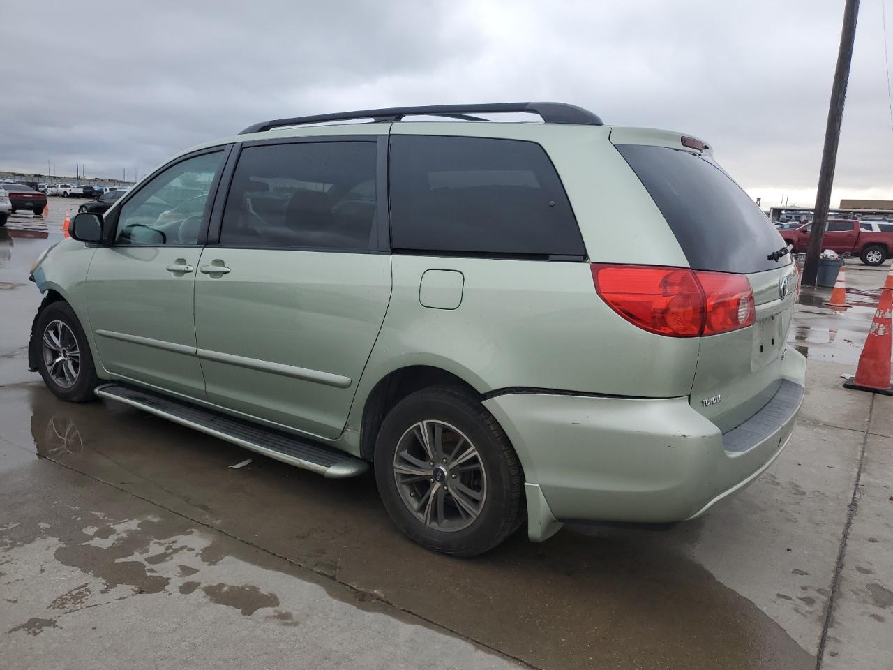 2009 Toyota Sienna VIN 5TDZK23C79S260389 Copart auction photo, front end / rear end damage thumbnail 2