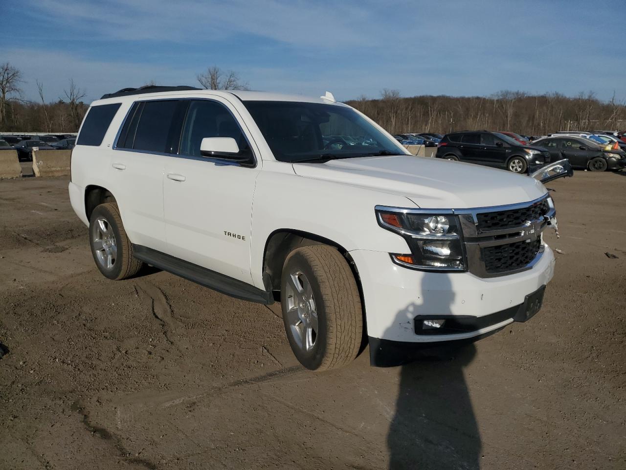 2018 Chevrolet Tahoe VIN 1GNSKBKC5JR210071 Copart auction photo, front end / minor dent/scratches damage thumbnail 4