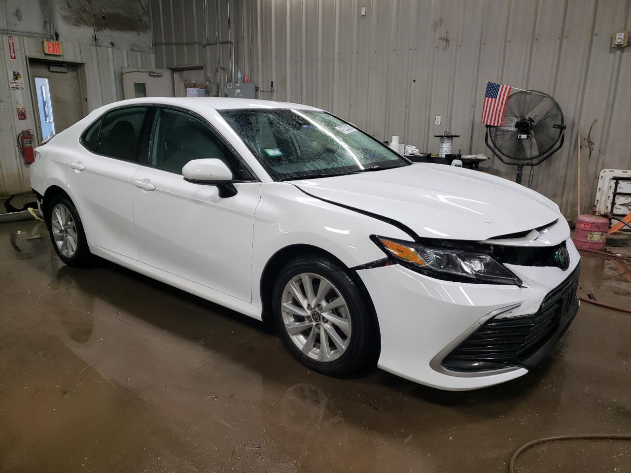 2022 Toyota Camry VIN 4T1C11AK9NU660386 Copart auction photo, front end / rear end damage thumbnail 4