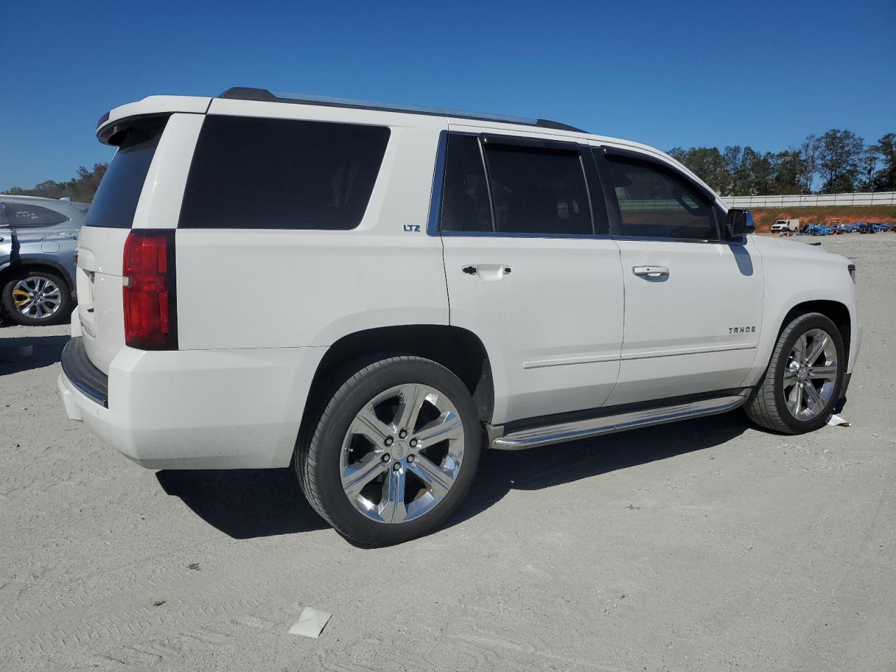 2015 Chevrolet Tahoe VIN 1GNSCCKC4FR178563 Copart auction photo, all over damage thumbnail 3
