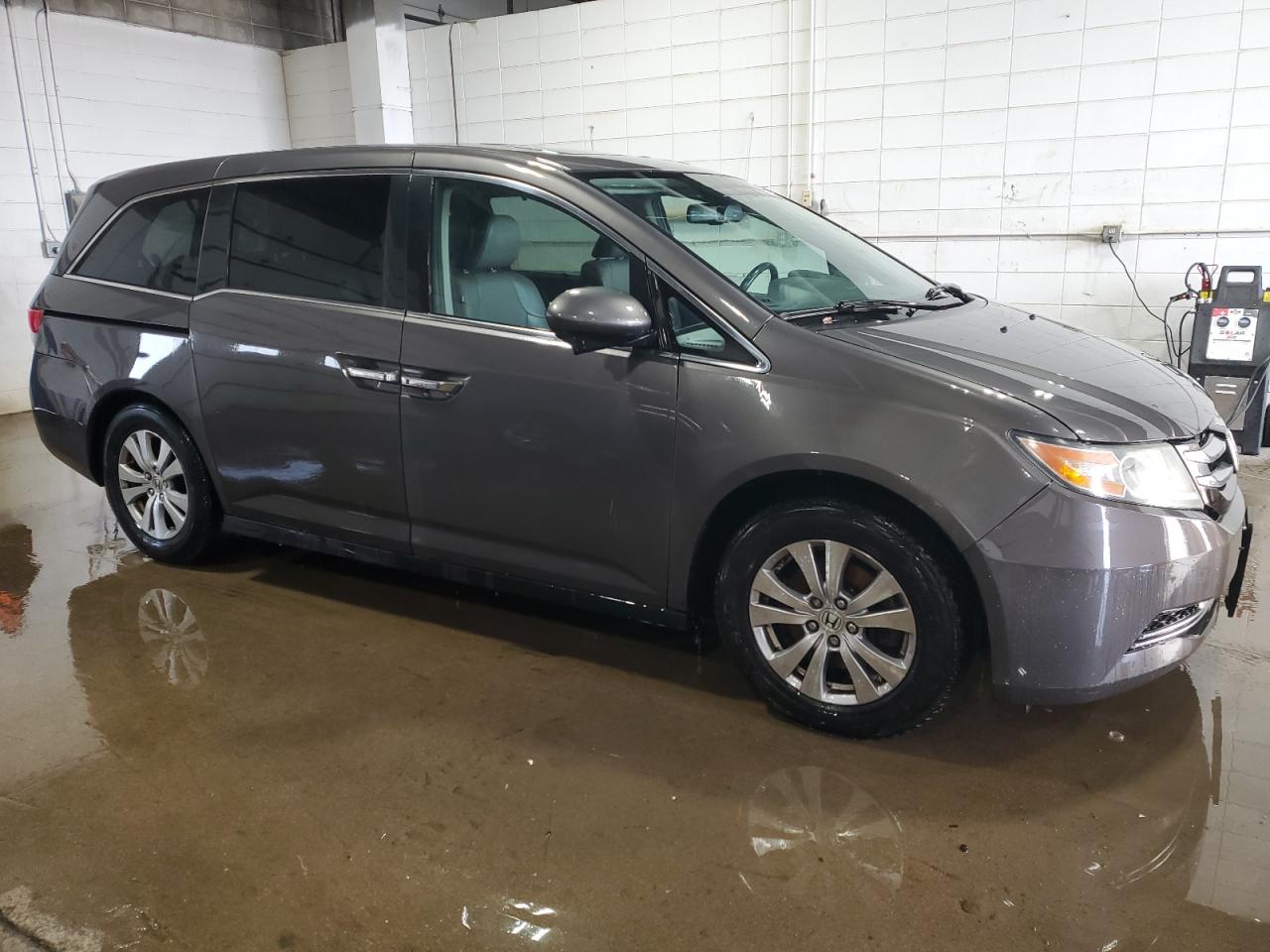 2014 Honda Odyssey VIN 5FNRL5H65EB106151 Copart auction photo, mechanical damage thumbnail 4