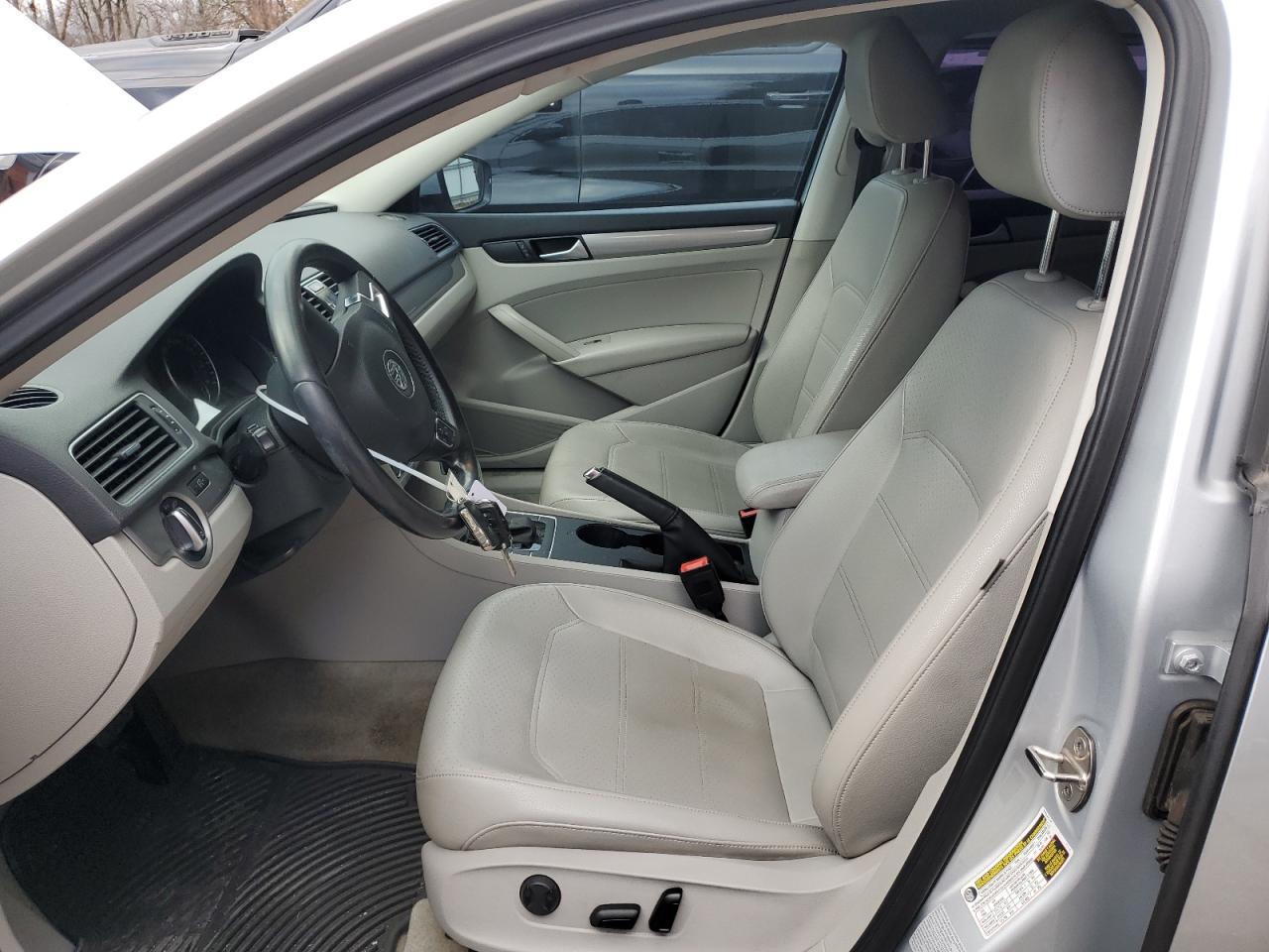 2015 Volkswagen Passat VIN 1VWAT7A34FC089685 Copart auction photo, side damage thumbnail 7
