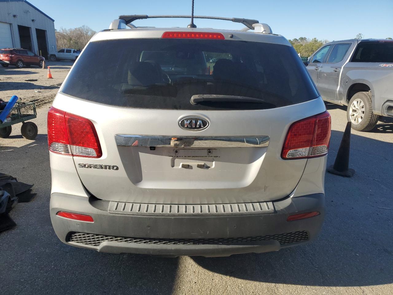 2012 KIA Sorento VIN 5XYKT4A61CG205819 Copart auction photo, minor dent/scratches damage thumbnail 6