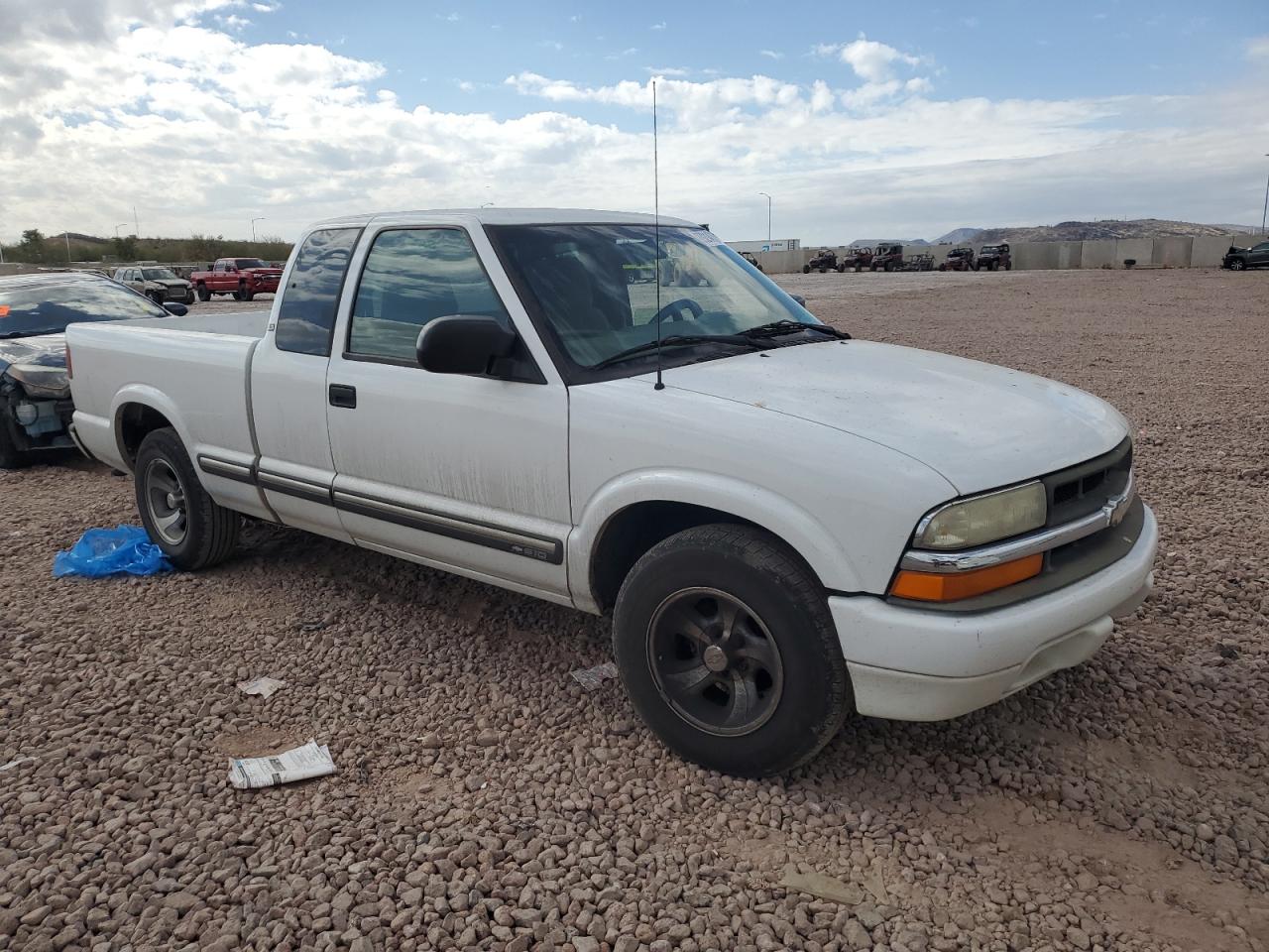 2001 Chevrolet S-10 Pickup VIN 1GCCS195718133904 Copart auction photo, side damage thumbnail 4