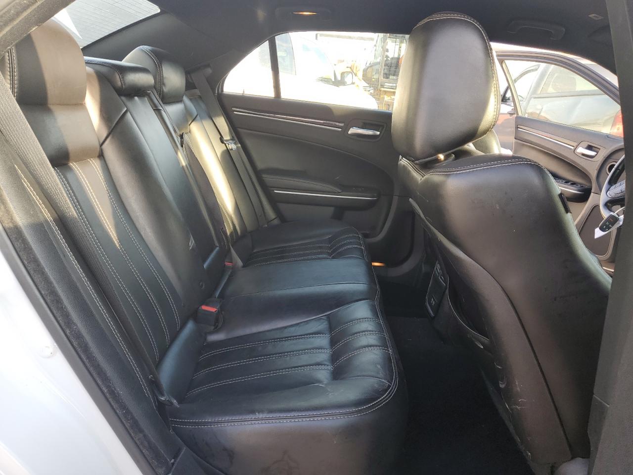 2019 Chrysler 300 VIN 2C3CCABG3KH618016 Copart auction photo, front end damage thumbnail 10