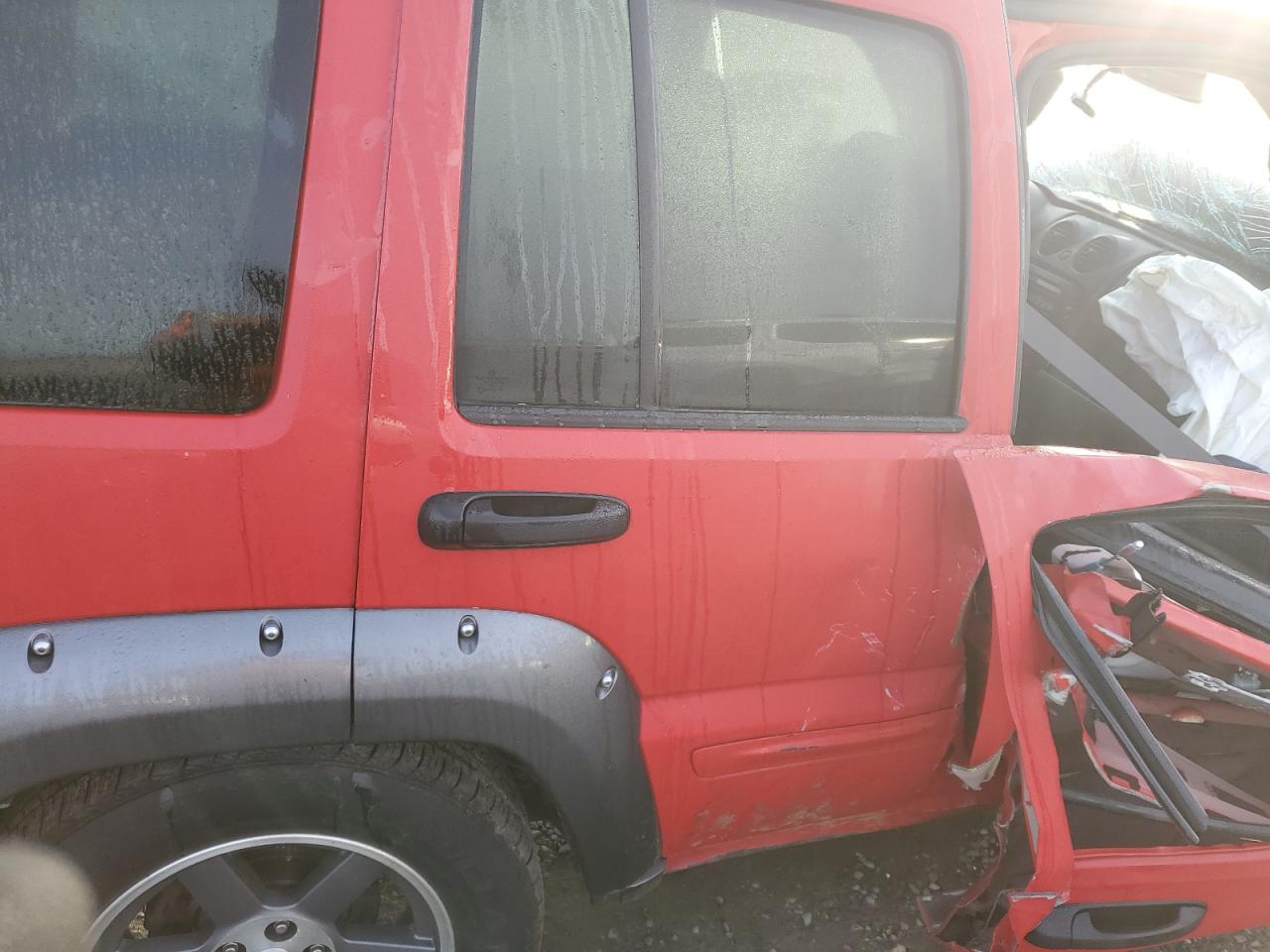 2003 Jeep Liberty (North America) VIN 1J4GL48K83W687842 Copart auction photo, front end / side damage thumbnail 10