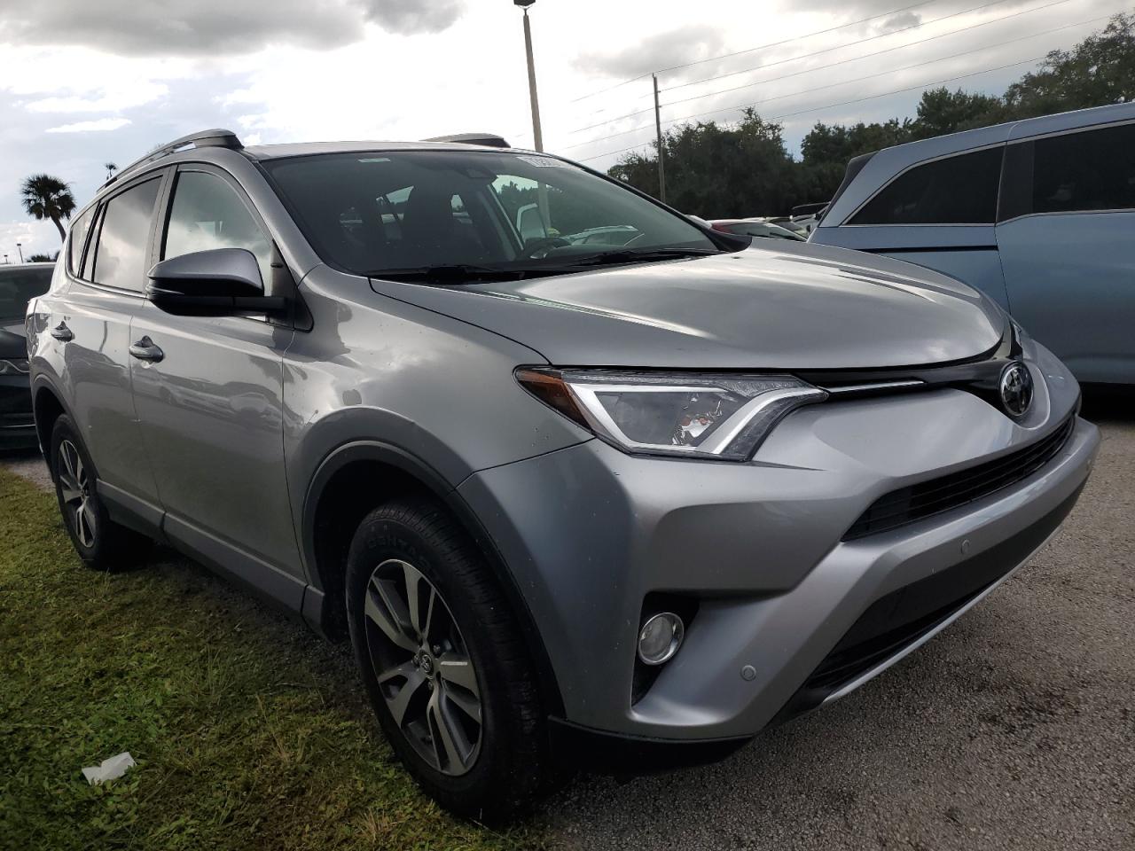 2017 Toyota RAV 4 VIN 2T3WFREV6HW383600 Copart auction photo, water/flood damage thumbnail 4