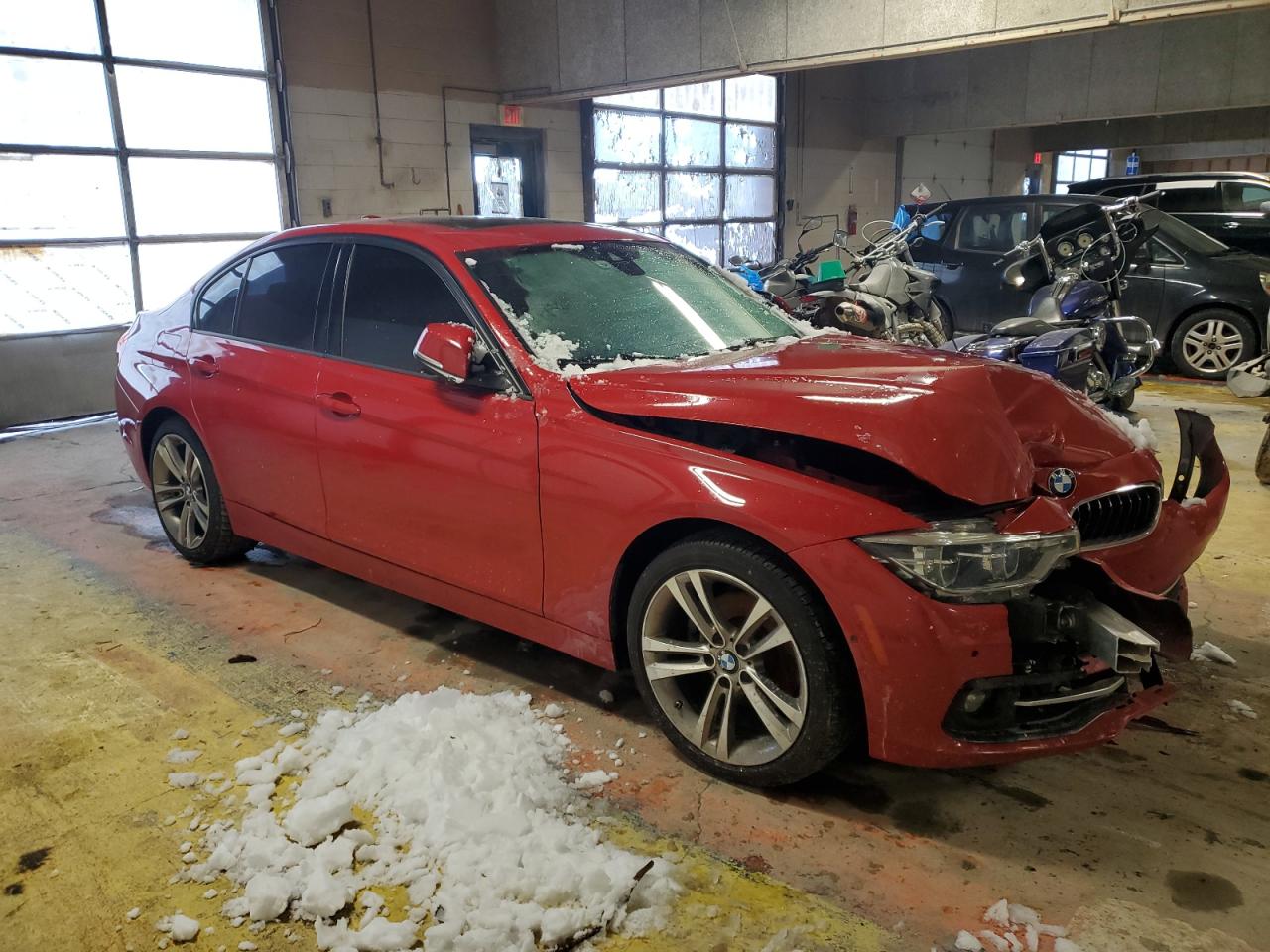 2016 BMW 3er VIN WBA8E9G56GNT85035 Copart auction photo, front end / minor dent/scratches damage thumbnail 4