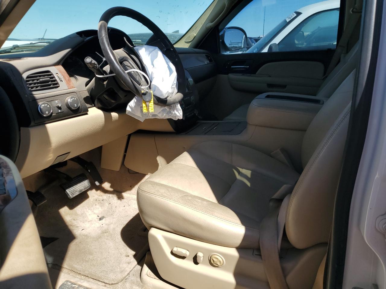 2008 Chevrolet Tahoe VIN 1GNFK13038R128981 Copart auction photo, front end / minor dent/scratches damage thumbnail 7