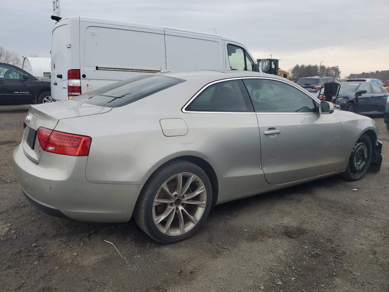 2013 Audi A5 VIN WAULFAFR2DA049642 Copart auction photo, front end / minor dent/scratches damage thumbnail 3