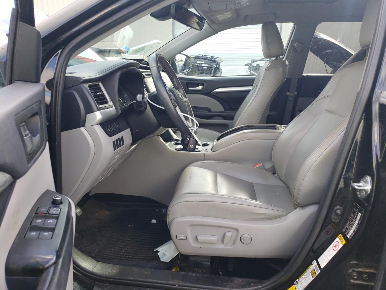 2019 Toyota Highlander VIN 5TDJZRFH7KS745744 Copart auction photo, front end damage thumbnail 7