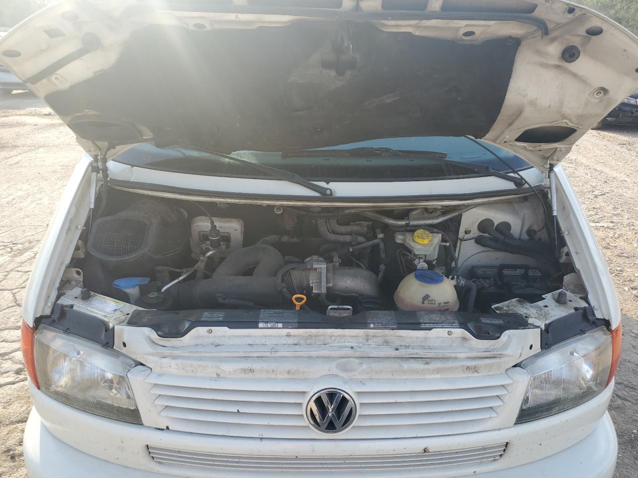 2002 Volkswagen EuroVan VIN WV2KB47072H018503 Copart auction photo, rear end / minor dent/scratches damage thumbnail 12