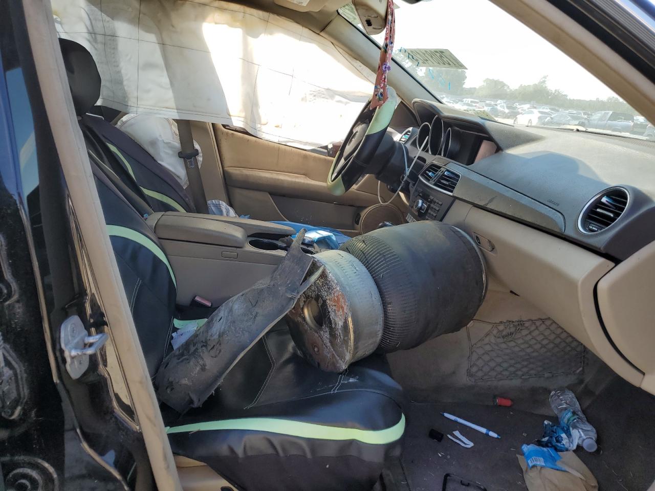 2014 Mercedes-Benz C-klasse VIN WDDGF4HB8EA948096 Copart auction photo, side damage thumbnail 7