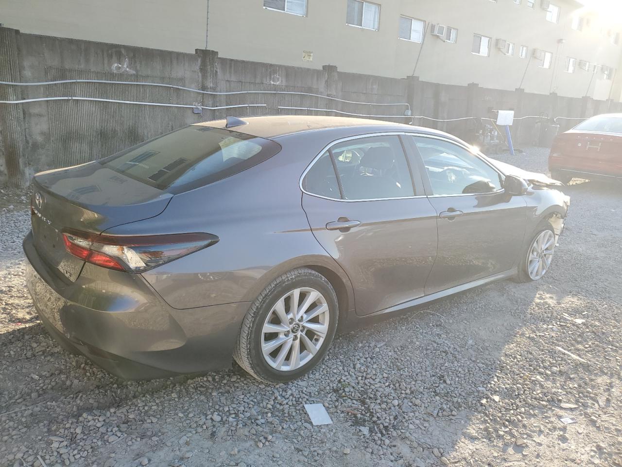 2022 Toyota Camry VIN 4T1C11AK8NU662615 Copart auction photo, front end damage thumbnail 3