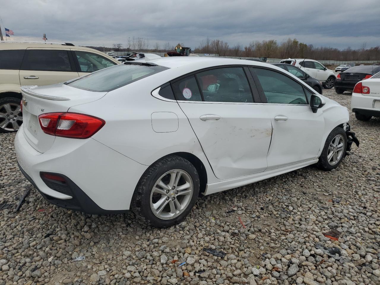 2017 Chevrolet Cruze VIN 1G1BE5SM8H7277112 Copart auction photo, front end / side damage thumbnail 3