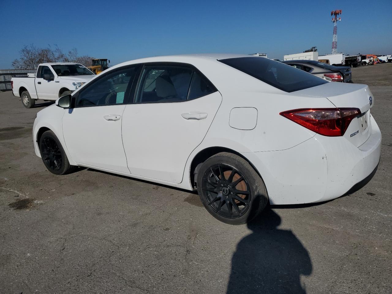 2018 Toyota Corolla VIN 5YFBURHE3JP816354 Copart auction photo, all over damage thumbnail 2