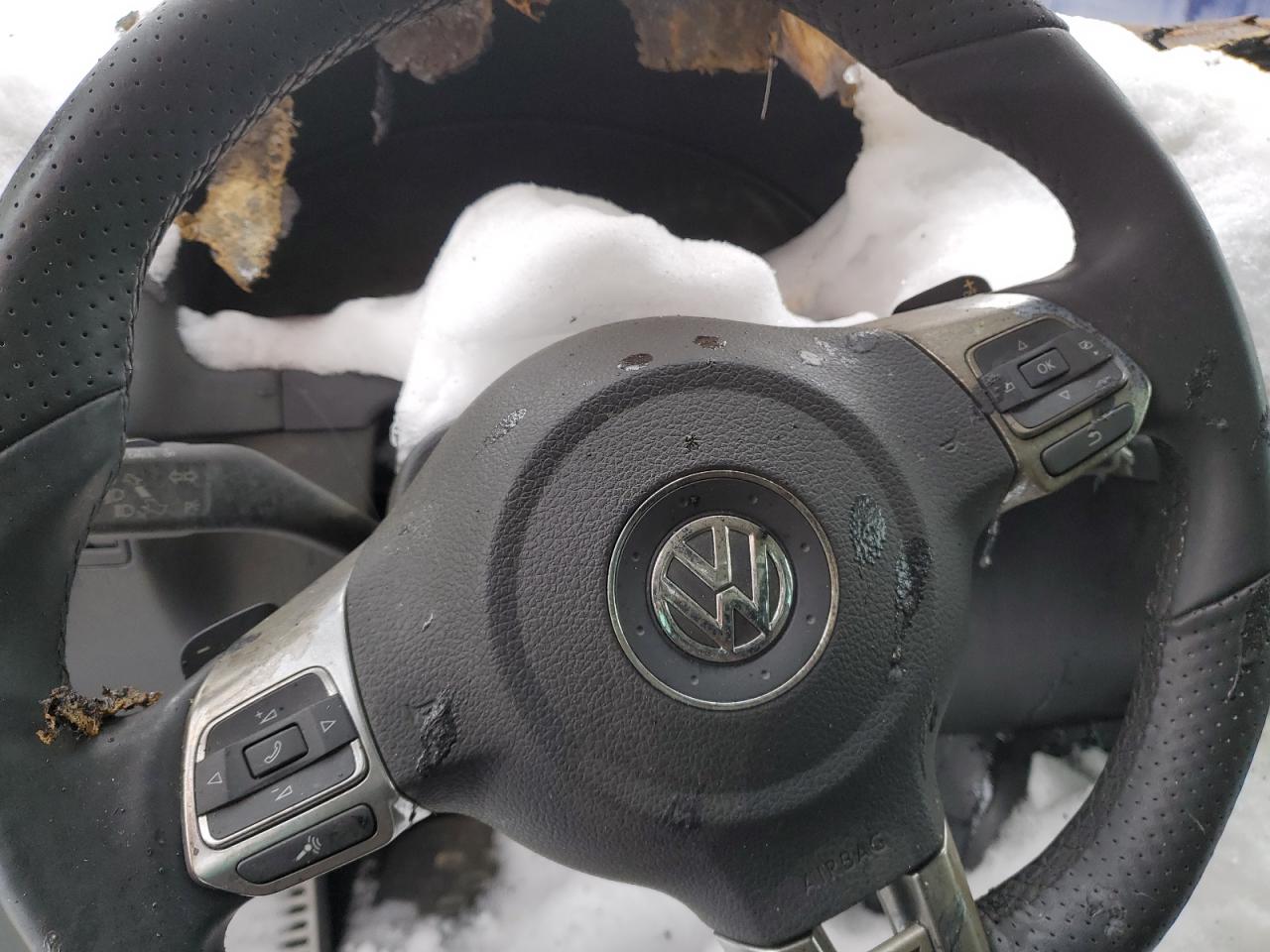2017 Volkswagen Tiguan VIN WVGLV7AX3HK025084 Copart auction photo, burn - engine damage thumbnail 9
