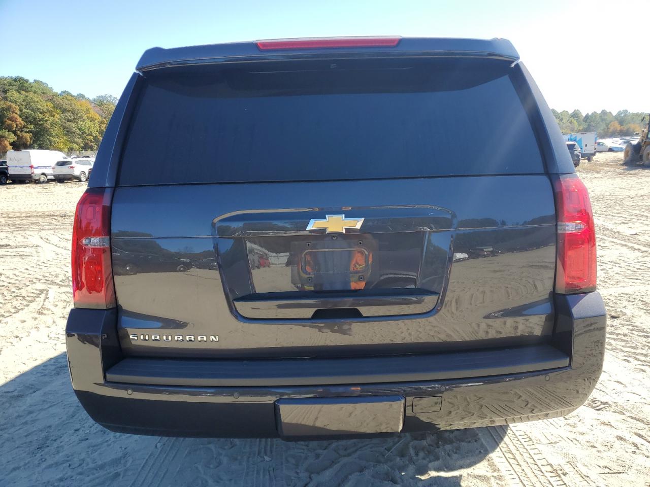 2016 Chevrolet Suburban VIN 1GNSKHKC0GR379801 Copart auction photo, front end / top/roof damage thumbnail 6