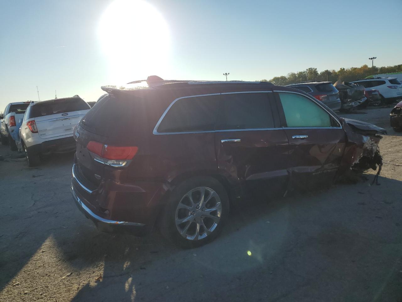 2020 Jeep Grand Cherokee VIN 1C4RJFJT9LC137313 Copart auction photo, side / front end damage thumbnail 3