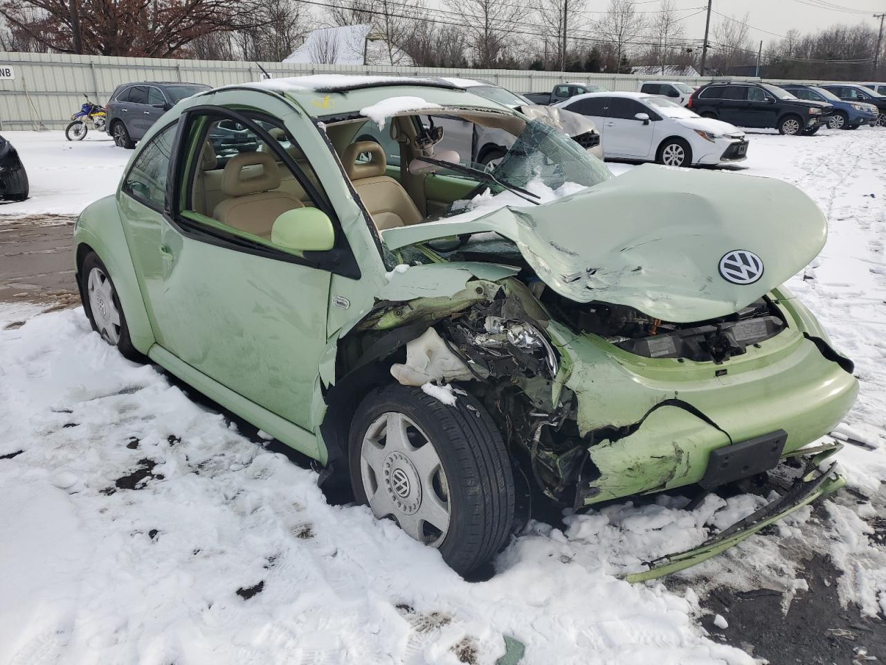 2000 Volkswagen Beetle VIN 3VWCC21C0YM418573 Copart auction photo, front end damage thumbnail 4