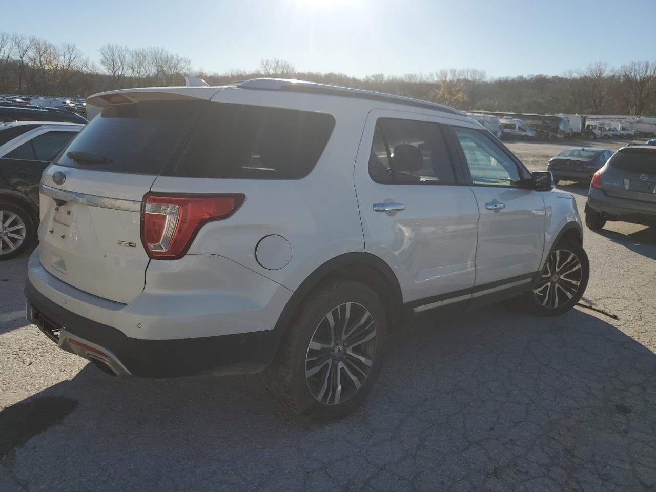 2016 Ford Explorer VIN 1FM5K8HT5GGD13491 Copart auction photo, side damage thumbnail 3