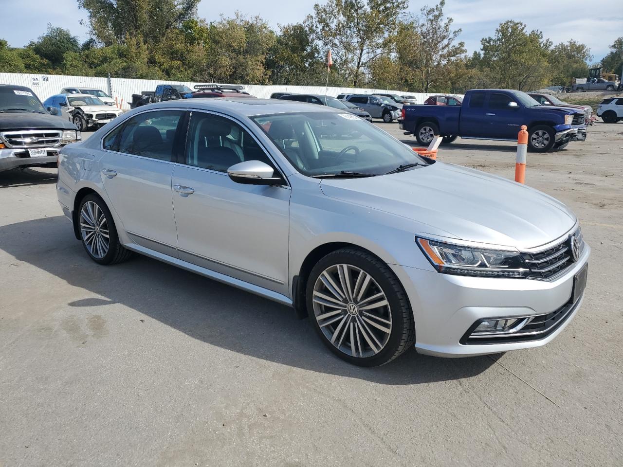 2017 Volkswagen Passat VIN 1VWBT7A33HC030926 Copart auction photo, hail damage thumbnail 4
