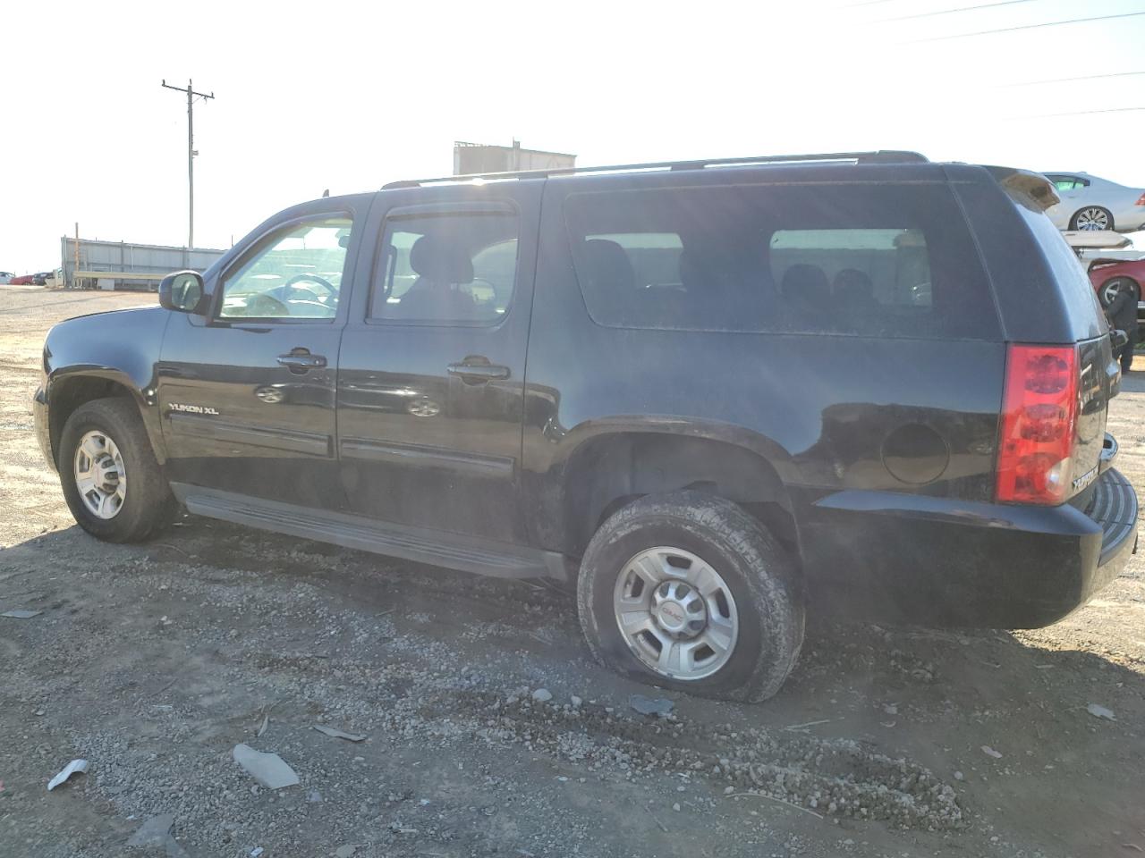 2011 GMC Yukon VIN 1GKW2NEG8BR197221 Copart auction photo, normal wear damage thumbnail 2