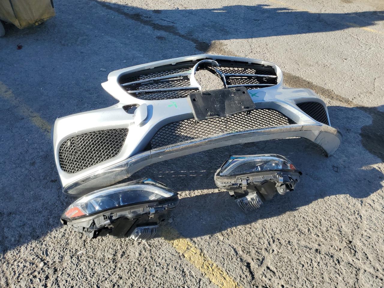 2015 Mercedes-Benz C-klasse VIN 55SWF4KB1FU073210 Copart auction photo, front end damage thumbnail 12